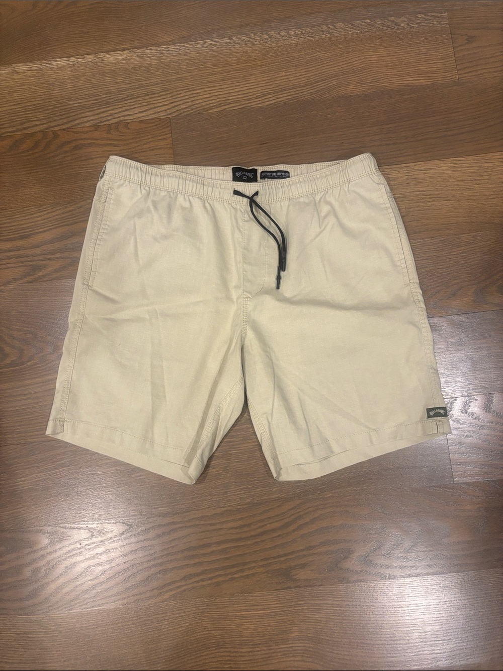 Billabong Men's Large Tan Elastic Waist Shorts